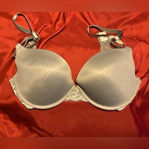 36 D Maidenform Bra